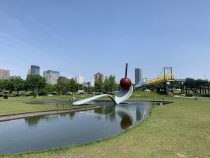 Read more about the article riding bikes, Minneapolis Sculpture Garden